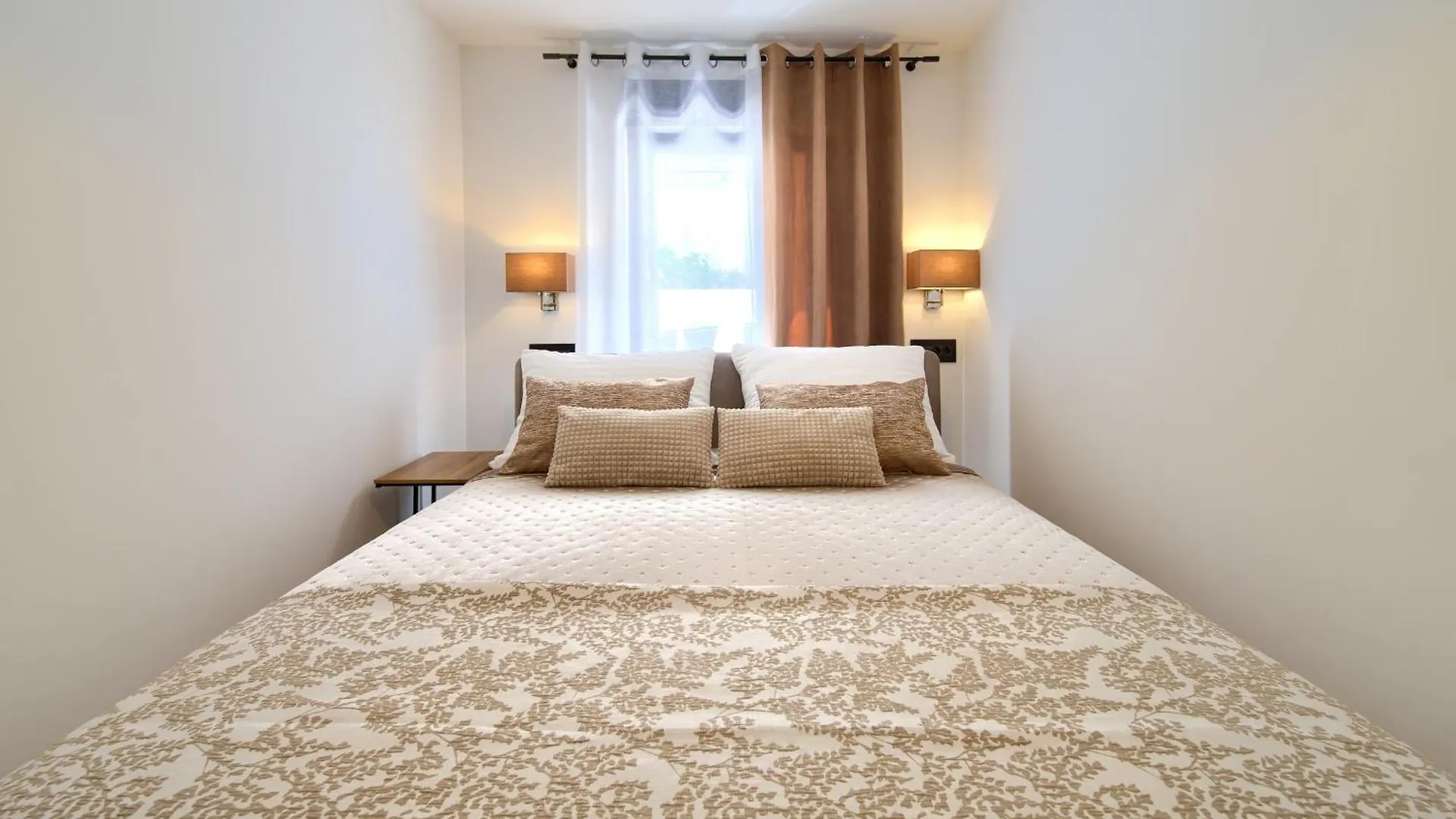 Apartments Sinisa - Krk Town 0*,