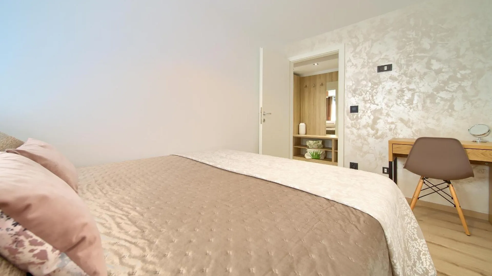 Apartments Sinisa - Krk Town