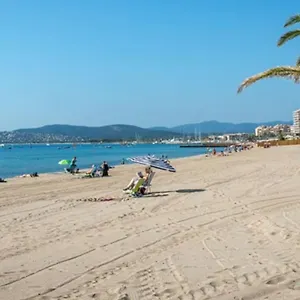 Pour 2 A 4 Personnes A 5 Min A Pied Des Plages De Appartamento Fréjus